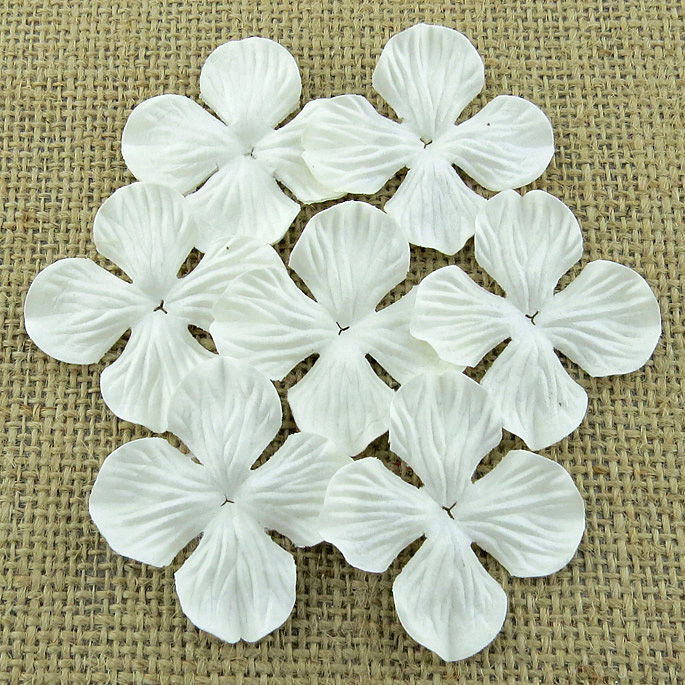 Цветы гортензии 35 мм белые (10 шт) SAA-393.2 в магазине Арт-Леди