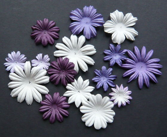 Цветочки микс от 2 до 5 см бел./фиолет (в упаковке 100 шт.) SAA-159 в магазине Арт-Леди