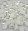 Полужемчужины белые. 4 мм, 1 гр, (прим. 100 шт./уп.) Pr-00001 в магазине Арт-Леди