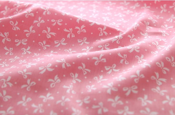 Отрез ткани 50х40 см "Белые бантики на розовом", хлопок 100%,TO-0006 в магазине Арт-Леди